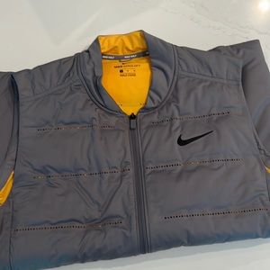 Nike vest brand new XL aeroloft